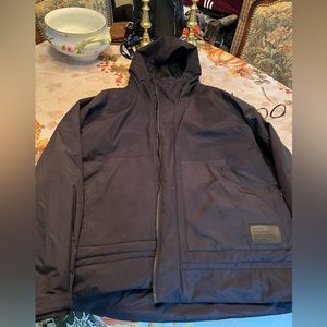 Black jacket Burton is the designer size medium